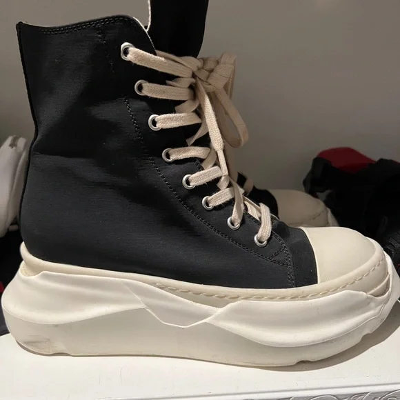 Rick Owens Two-Tone Lace Up Boots - Picture 4 of 4